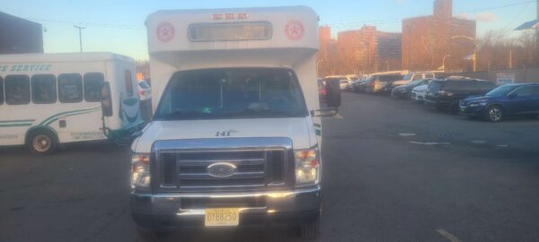 2008 Ford E450 Super Duty Bus For Sale (8 Cylinders P 6.0L Turbo Diesel OHV 366 CID) 24 Passenger - Image 3